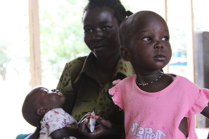 1024px-Tackling_malnutrition_in_Kenya_with_UNICEF_and_plumpy_nut_(6219652473)