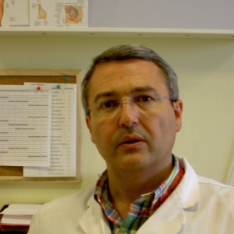 Paco Camarelles en el Centro de Salud Infanta Mercedes, de Madrid.